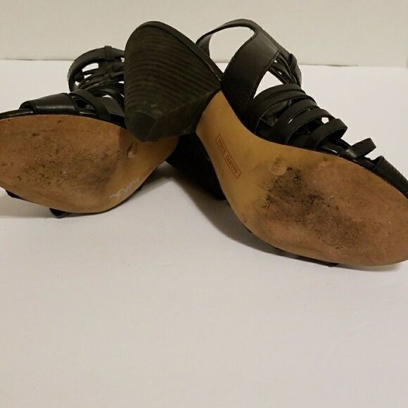 Vince Camuto Strappy Bootie heels size 6 - Picture 7 of 7